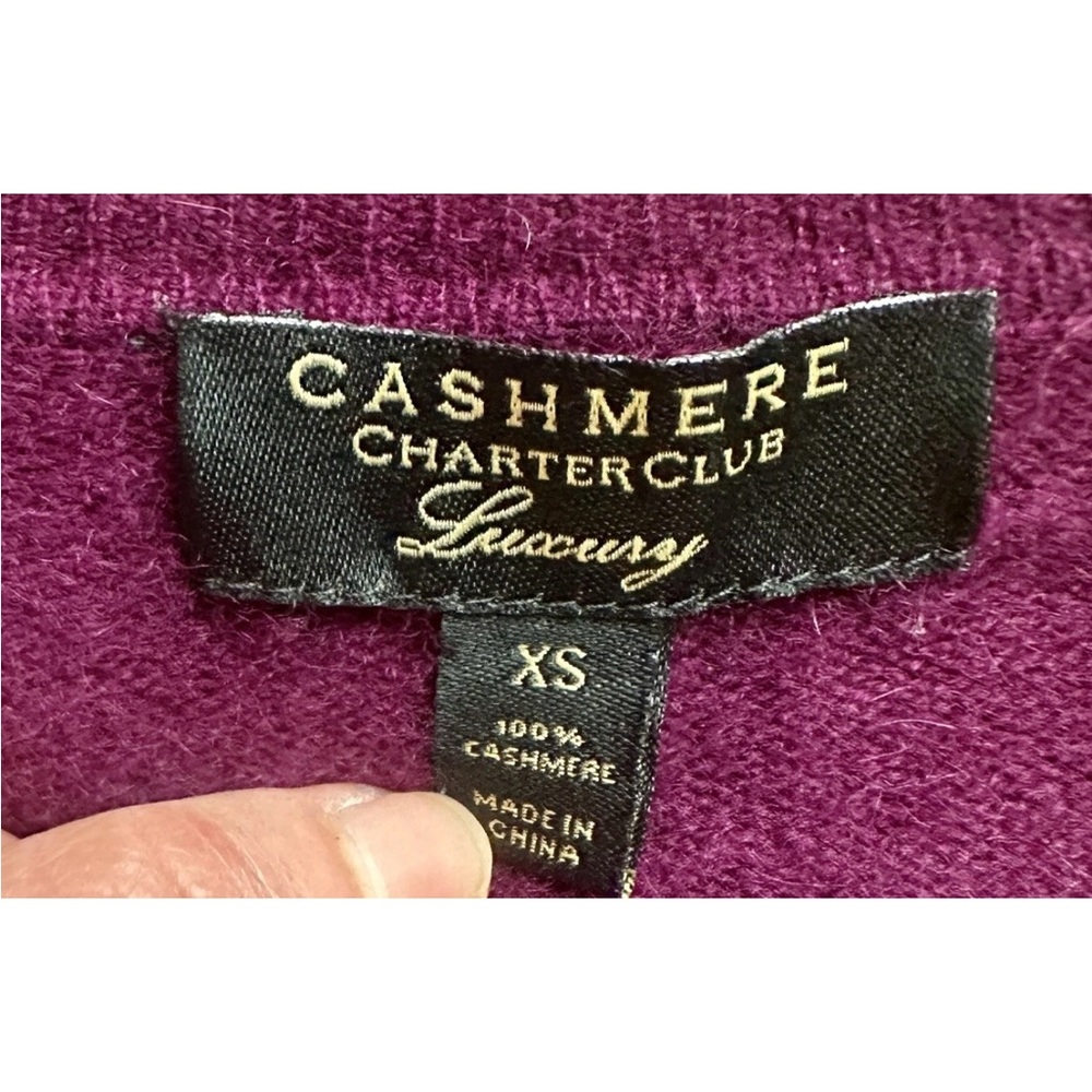 Charter Club Luxury 100% Cashmere Berry V-Neck Sweater XS NWOT - Picture 3 of 6